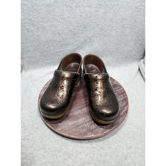 Dansko Womens Brown Leather Clogs With Embossed Floral Design - Size 39 - Picture 1 of 13